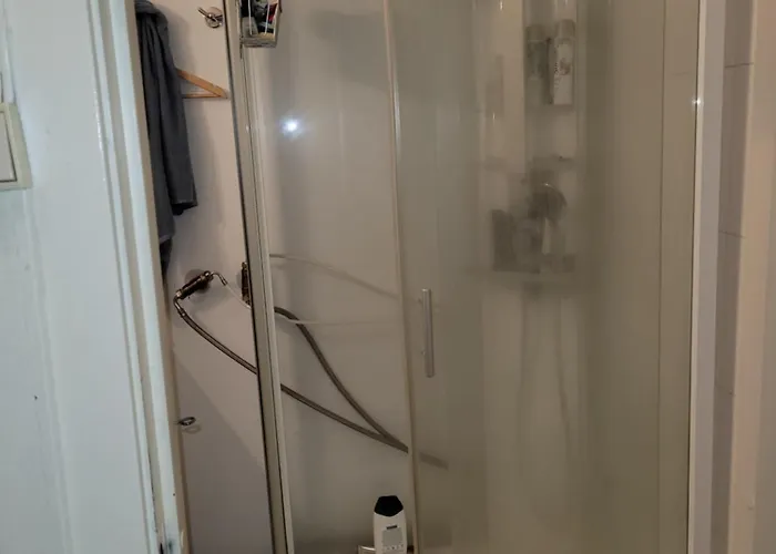 Lägenhet 4 And 6 Bedroom Wc *